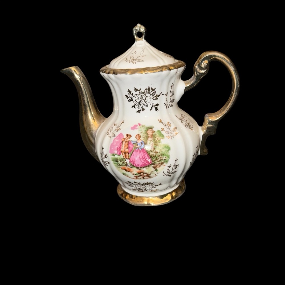 Vintage Royal Crown Arnart Tea Pot & Lid 7-1/2" x 7.5"